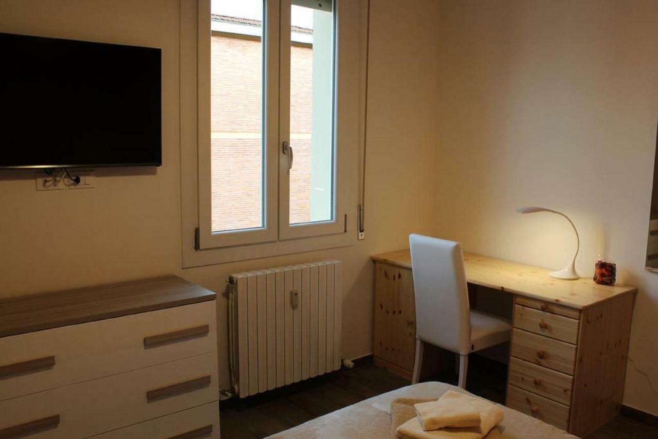 Light & Colours Apartment Болоня Екстериор снимка