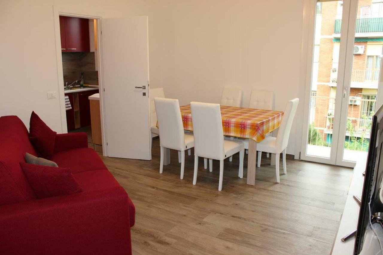 Light & Colours Apartment Болоня Екстериор снимка