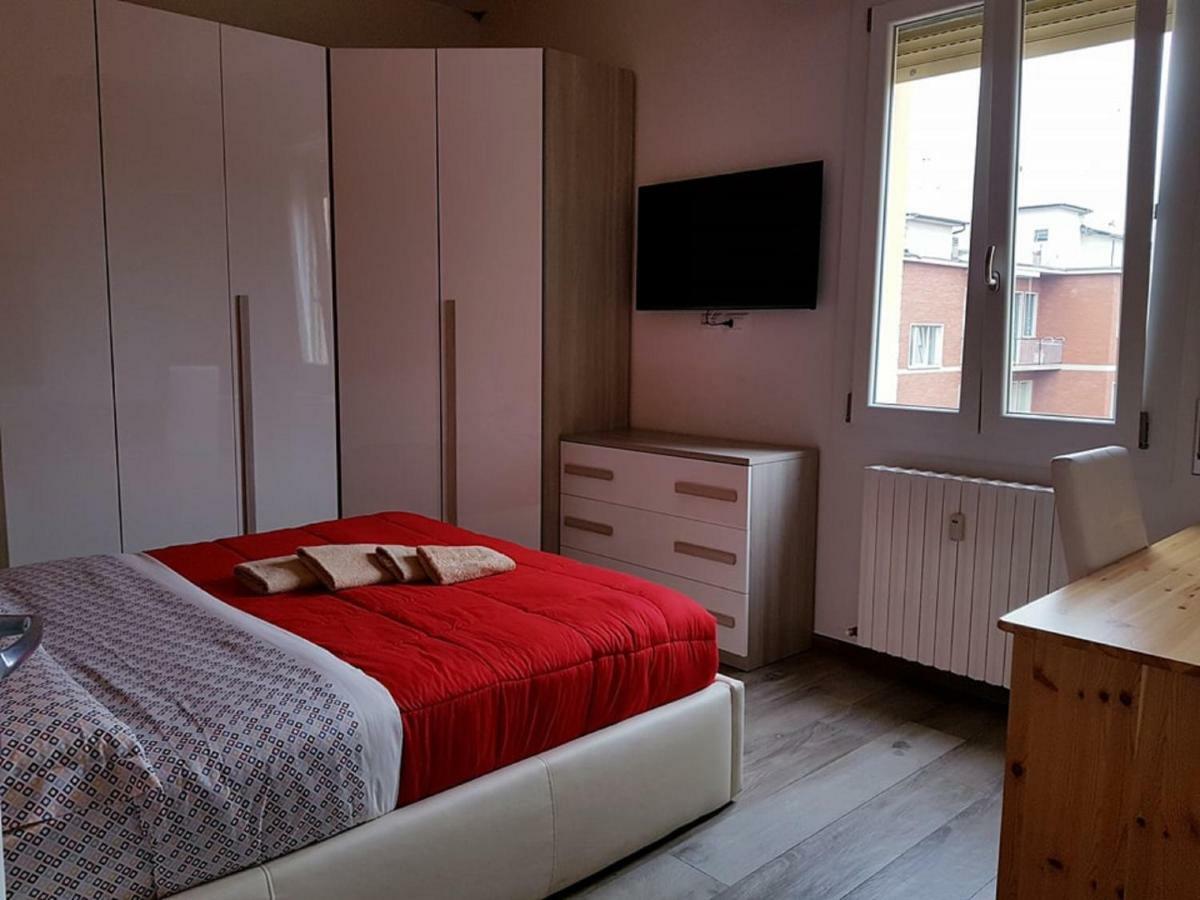 Light & Colours Apartment Болоня Екстериор снимка