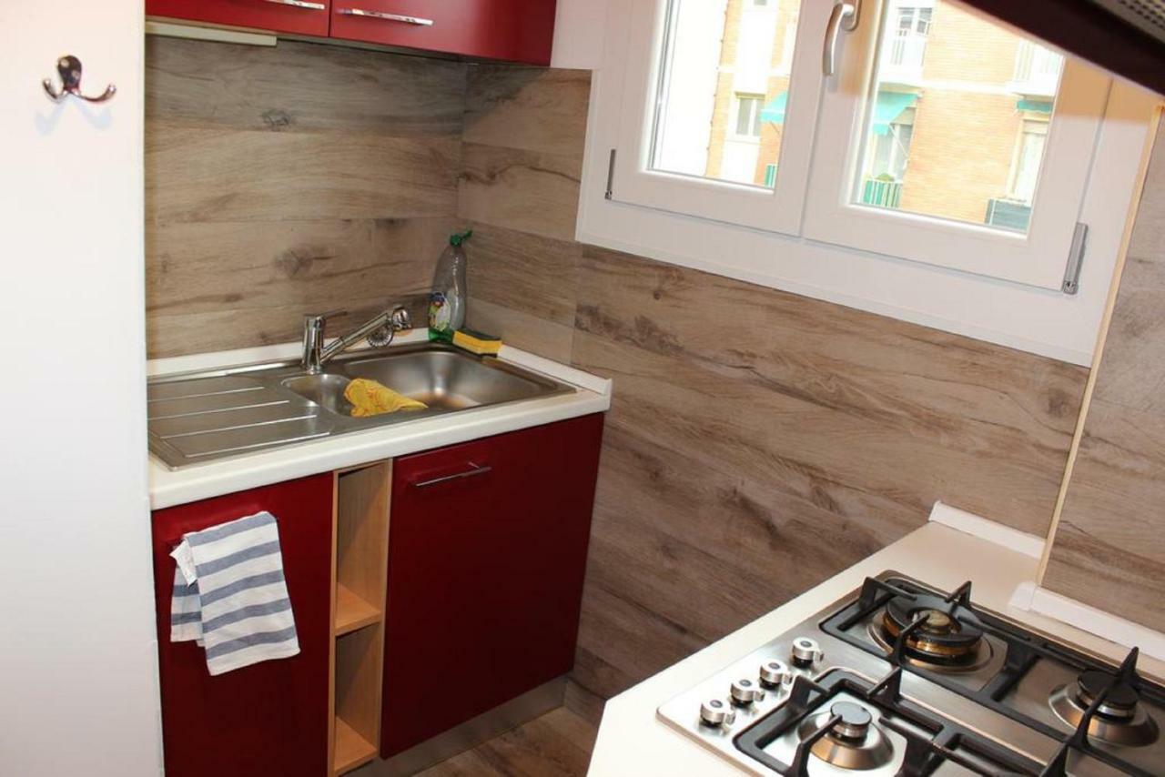Light & Colours Apartment Болоня Екстериор снимка